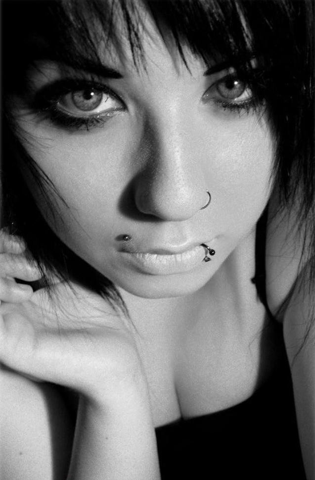 15P Pierced emo teen girlfriends in selfpics