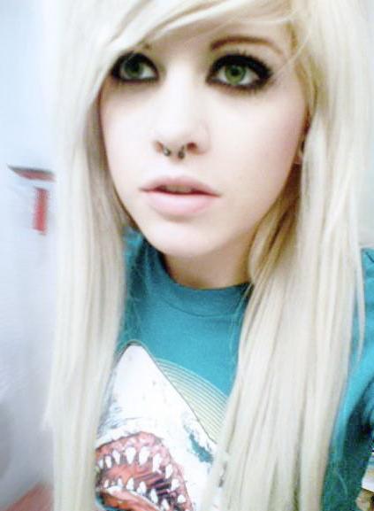 15P Pierced emo teen girlfriends in selfpics