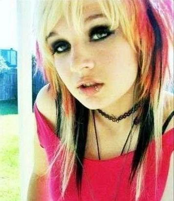 15P Pierced emo teen girlfriends in selfpics