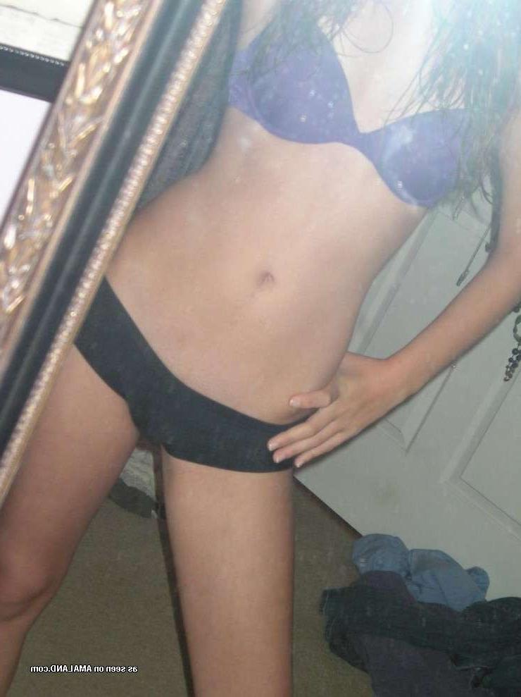 10P Homemade pix of amateur teen GF with tiny tits posing in panties