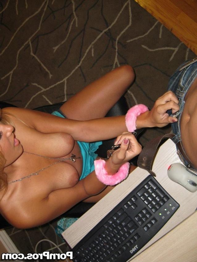 13P Amateur sucks fucks n swallows in homemade photos