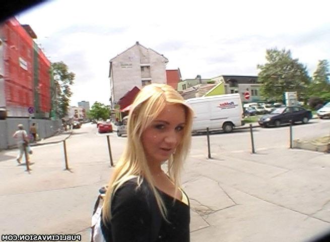 16P After the English lessons she rewarded him with pussy.