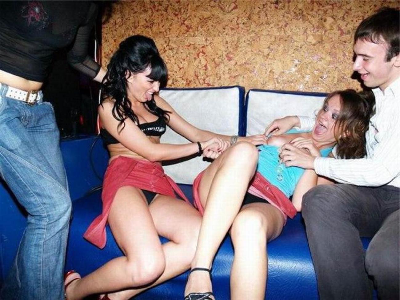 15P Hot pics of campus hotties doing wild things in the nude