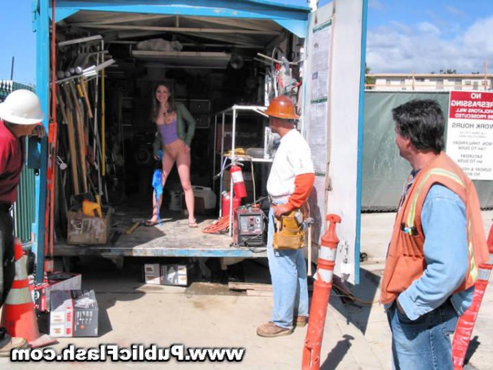 16P Petite Alana Flashes Construction Workers Outdoors
