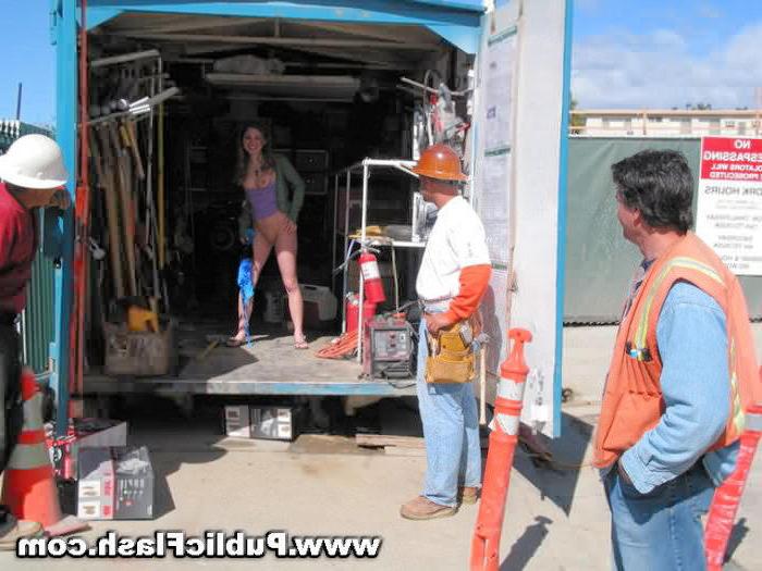 16P Petite MiniTit Cutie Flashing Construction Workers