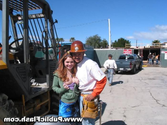 16P Petite MiniTit Cutie Flashing Construction Workers