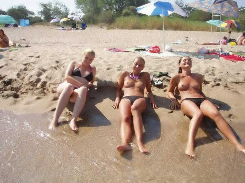 12P Candic shots of real next door nudists