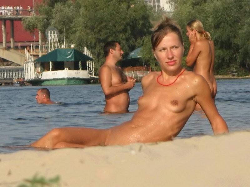 12P Beaches with next door naked nudists
