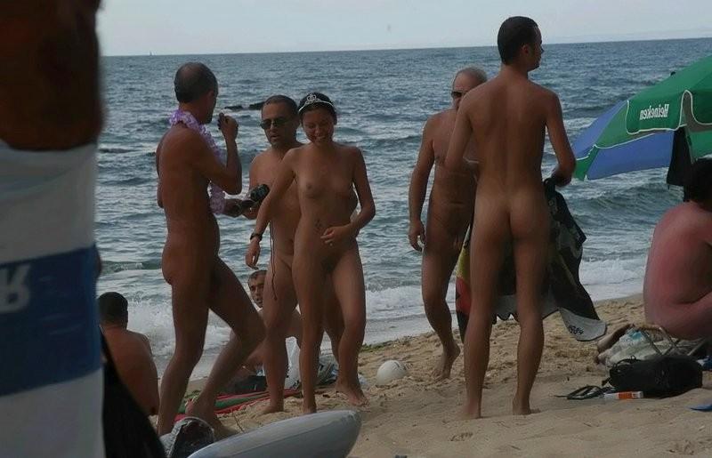 12P Nude next door people on the beach
