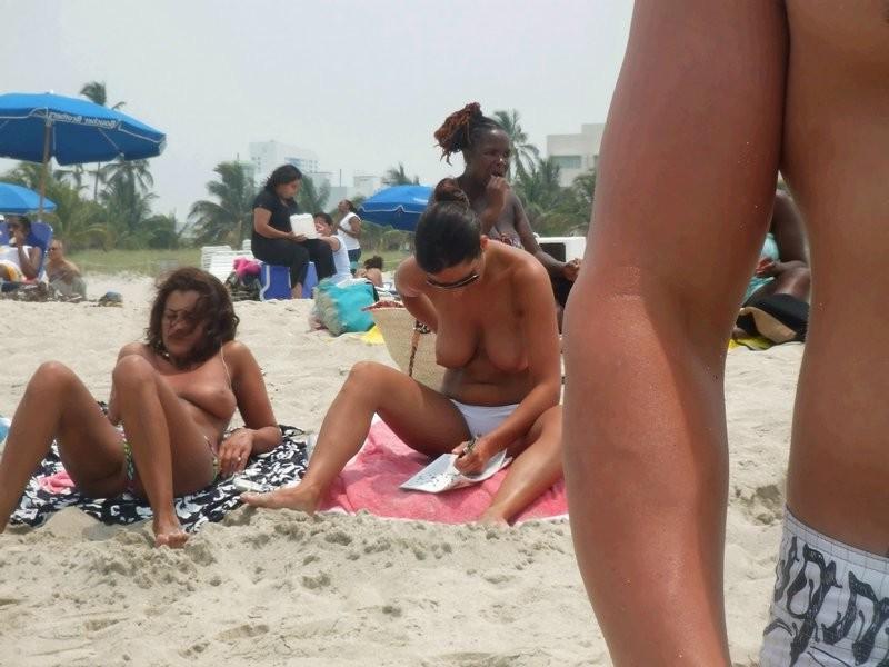 12P Beaches with next door naked nudists