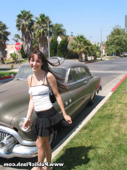 16P Cute Leggy Chick Tricked Into Flashing LA Streets
