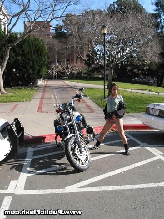 16P Berkeley Babe Behaving Badly Flashes Tits Ass n Pussy On Campus