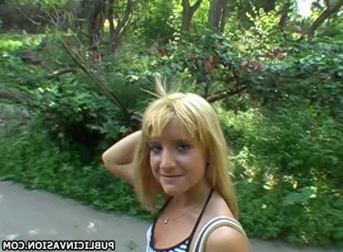 16P a girl sucked a cock after talking with stranger