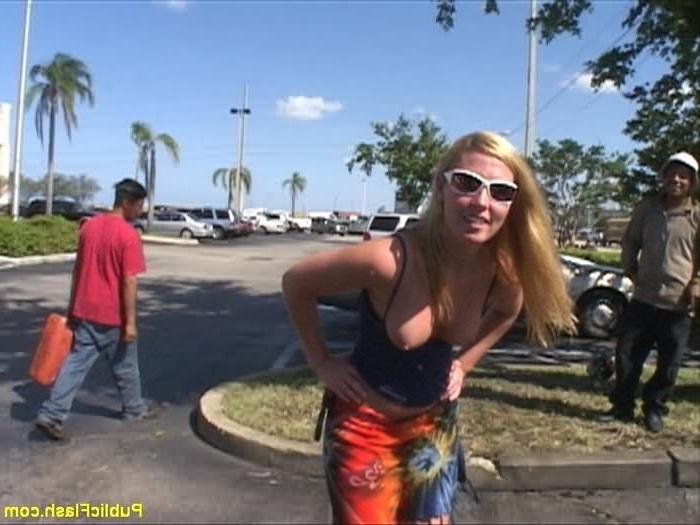 16P Bouncy Blonde Boobs Flashed Outdoors at Public Mall