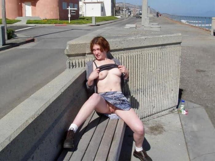 16P College Chick Flashing Tits n Twat for Tuition Fees