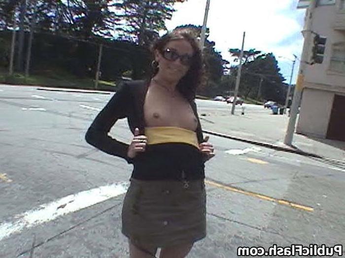 16P Nicolette Flashes Her Own Neighbors Out On the Street