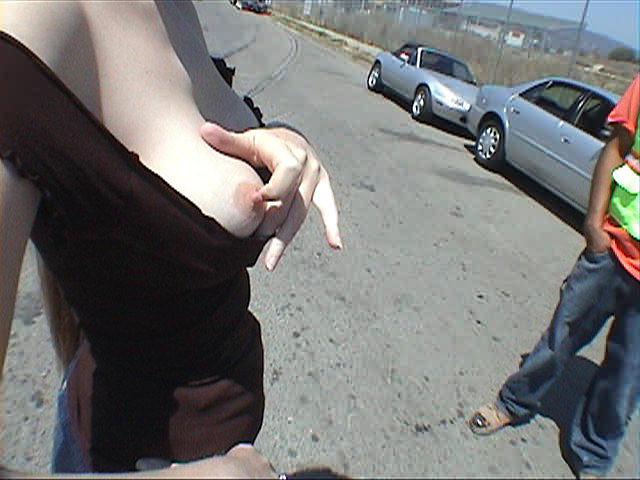 16P Marvelous Big Snowy White Tits Flashed for Workmen