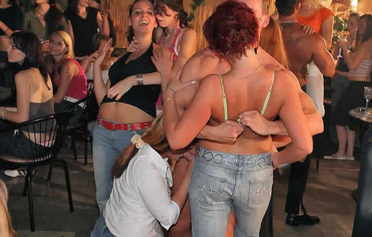 15P wild babes give blowjobs and fuck stripper cock