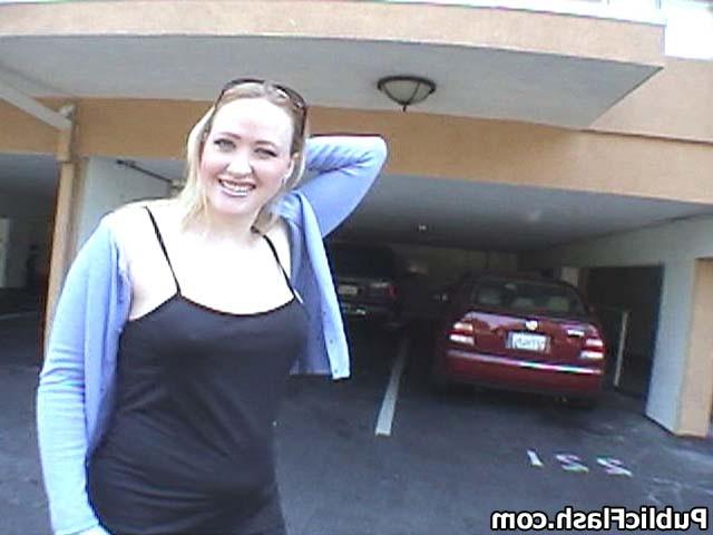 16P Big Bouncy Boobs Flashed for Neighbors on Balcony
