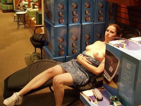 16P Naughty Redhead Mall Brat Flashes Tits n Pussy