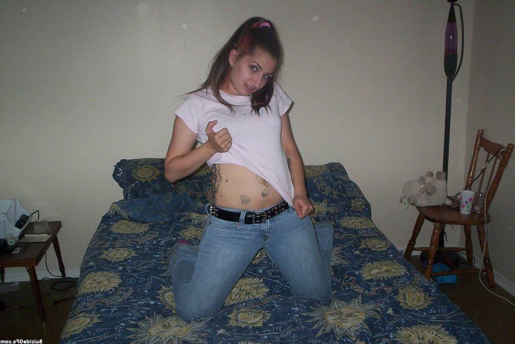 15P Pierced and tattooed emo GF strips and sucks cock