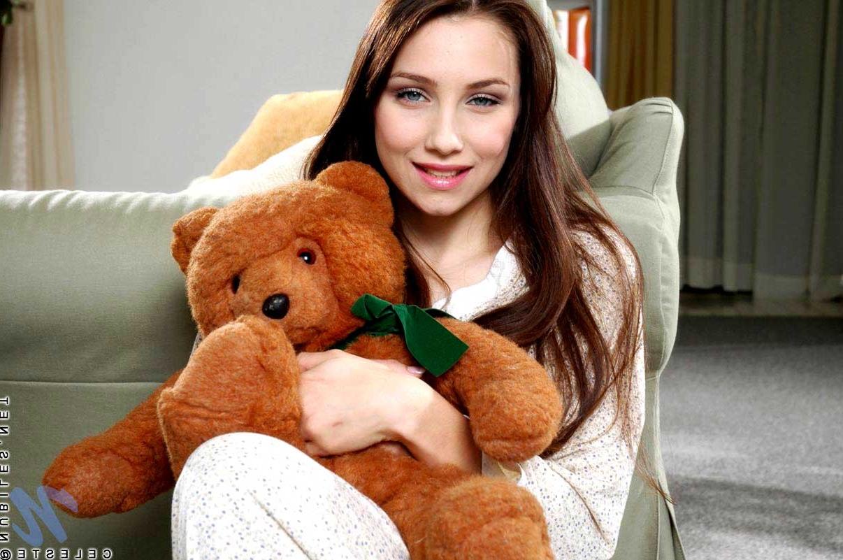 15P Sweet brunette spreads pink pussy