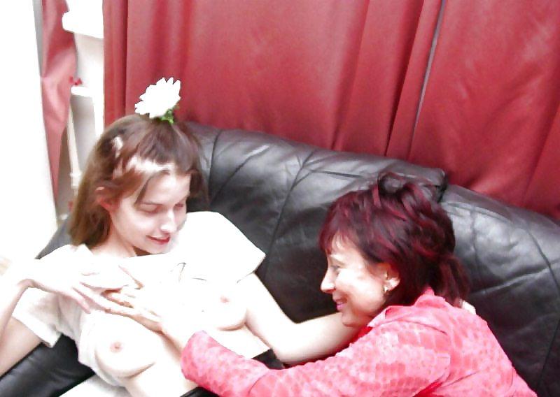 25P Russian mom Amalia has fun with her daugther