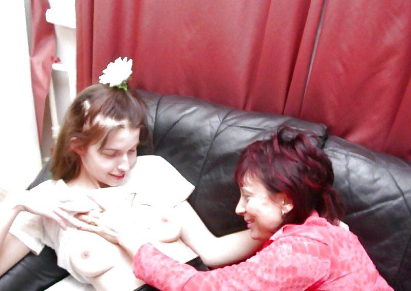 25P Russian mom Amalia has fun with her daugther