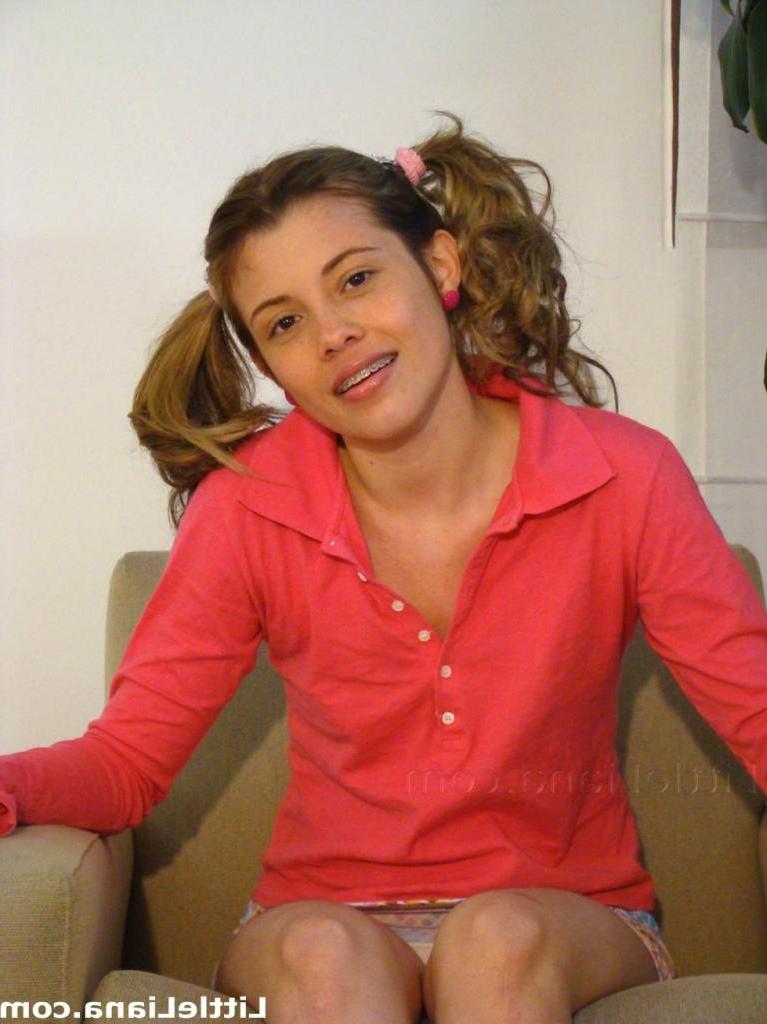 16P A pigtail teenage amateur girl stripping down slow