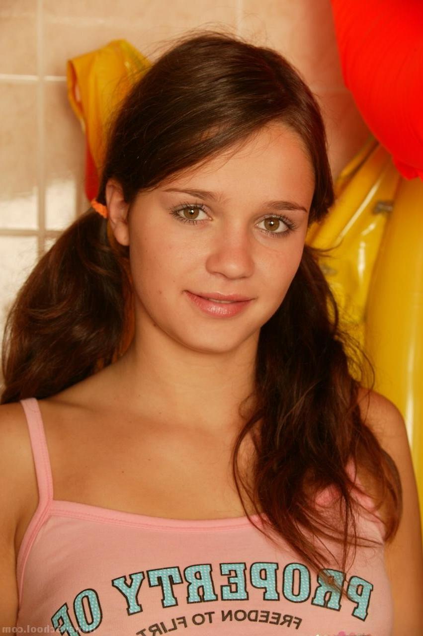 15P Pigtail Teen Lesbians