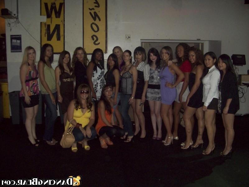16P Hot bodied male strippers seduce babes in the private club