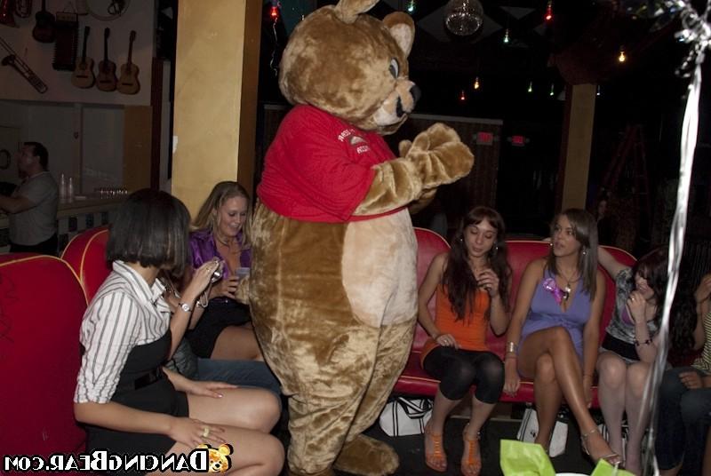 16P Hot bodied male strippers seduce babes in the private club