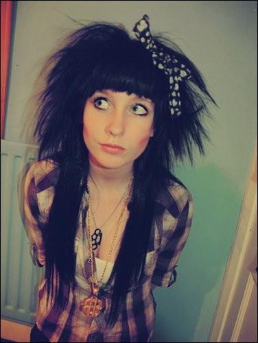 15P Selfshot emo amateur teen girlfriends teasing