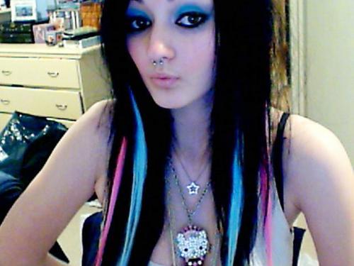 15P Selfshot emo amateur teen girlfriends teasing
