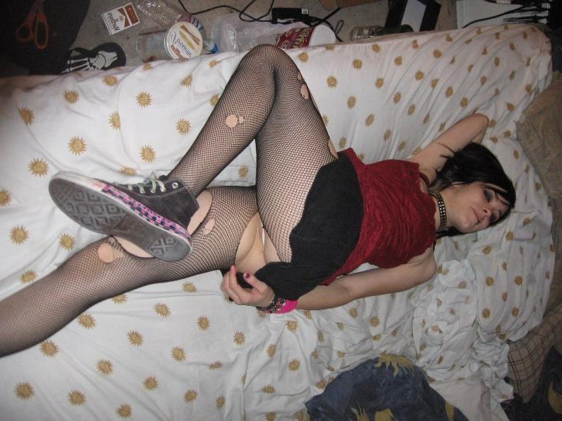 15P Selfshot emo amateur teen girlfriends teasing