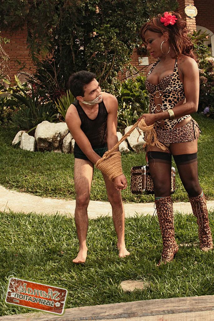15P Black tgirl Rafaela dolls her man up
