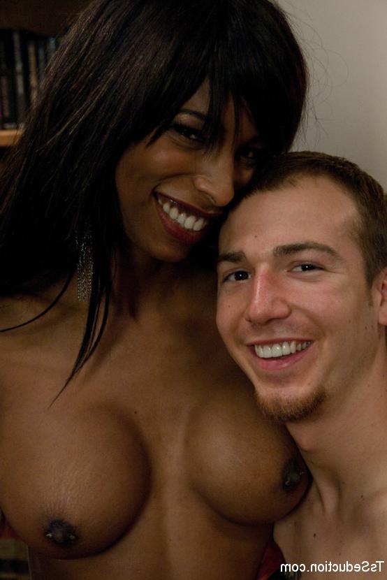 15P Natassia Dream ebony shemale is violating her boss