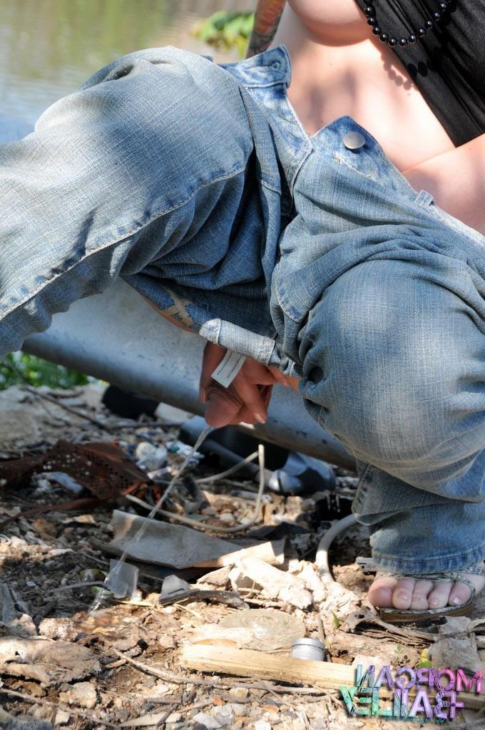 12P Shemale Morgan Bailey pissing outdoors