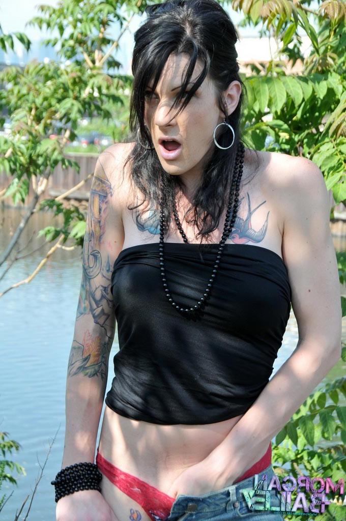 12P Shemale Morgan Bailey pissing outdoors