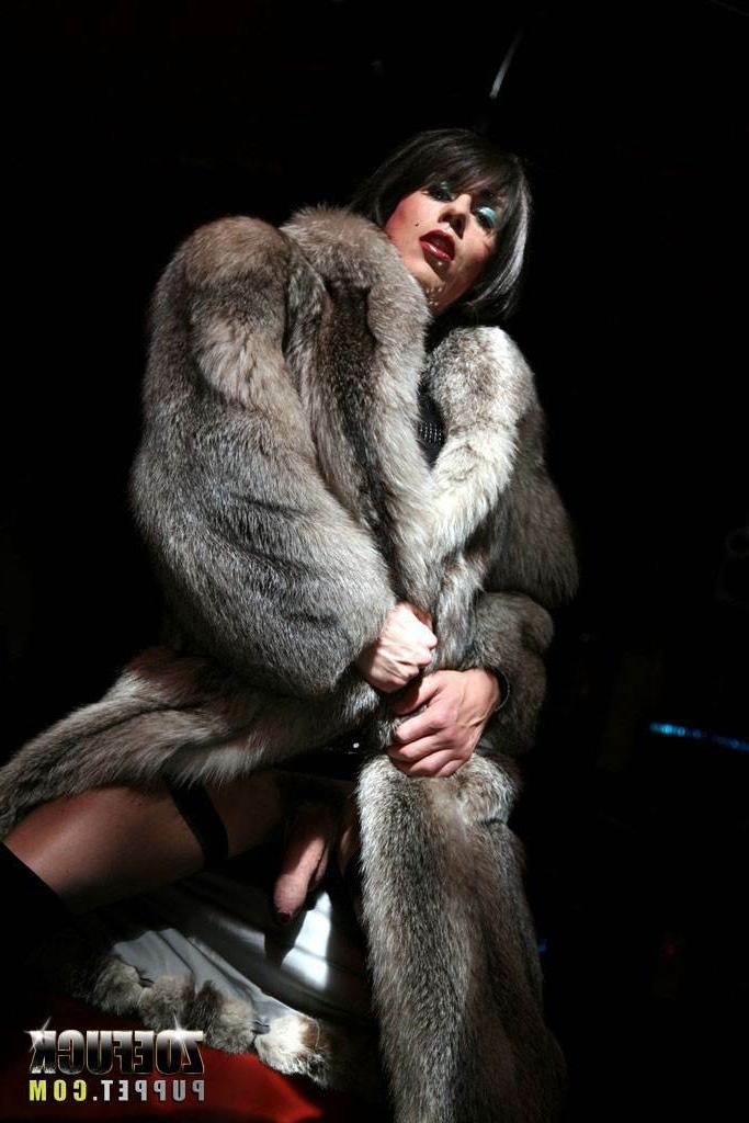 16P Tranny on a stripper pole