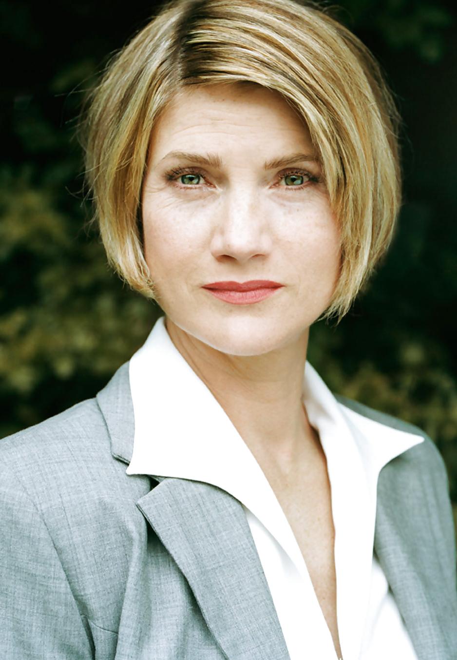 5P German Milf Actress Astrid Fuenderich