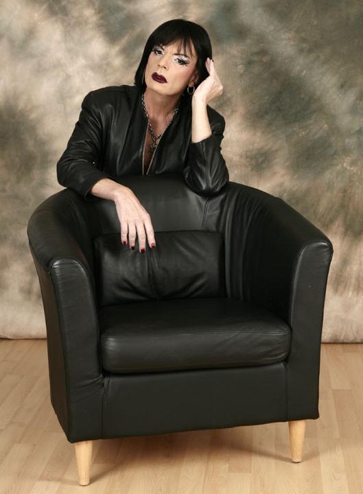 15P Lady Victoria being a naughty MILF crossdresser