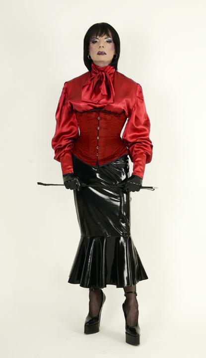 15P Fetish transvestite ready to use her crop on your ass