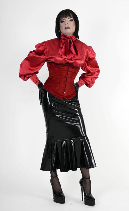 15P Fetish transvestite ready to use her crop on your ass