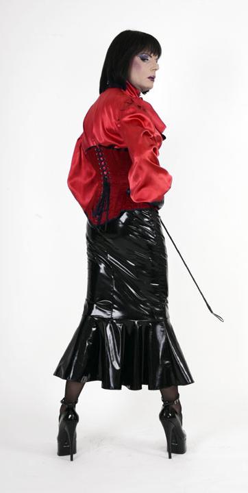 15P Fetish transvestite ready to use her crop on your ass