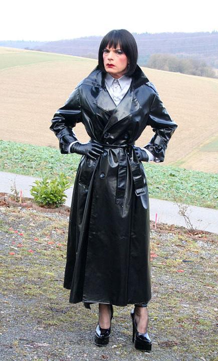15P Crossdresser waiting for cocks  in a parking lot