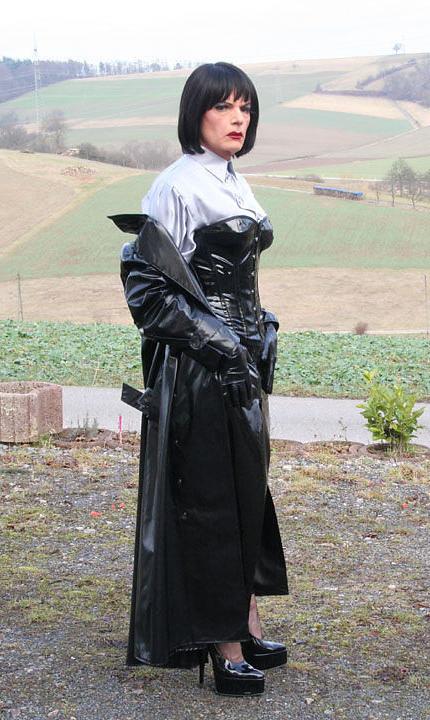 15P Crossdresser waiting for cocks  in a parking lot