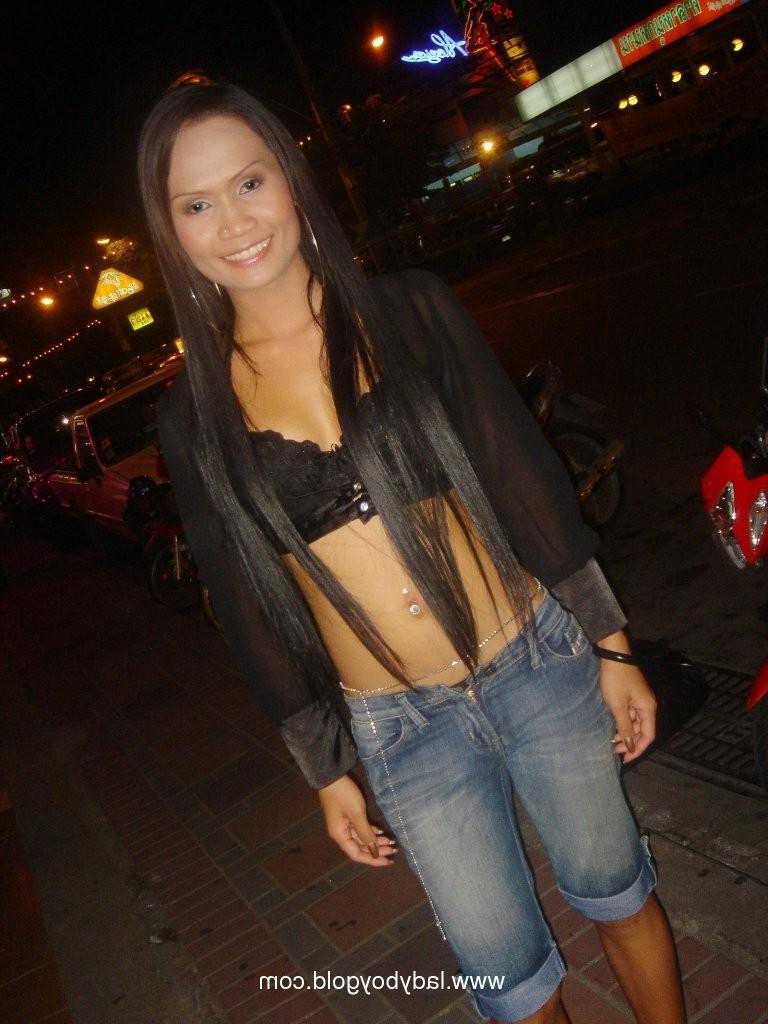 15P naughty shemale street hookers spotted and hired