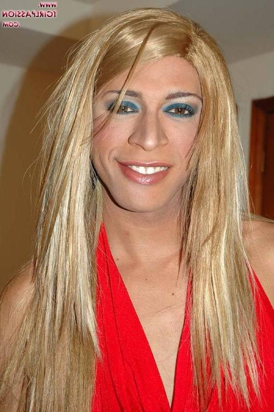 16P Black cross dresser flashing her huge lovetoy