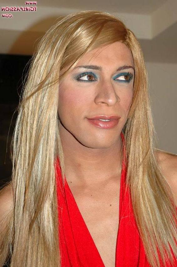 16P Black cross dresser flashing her huge lovetoy
